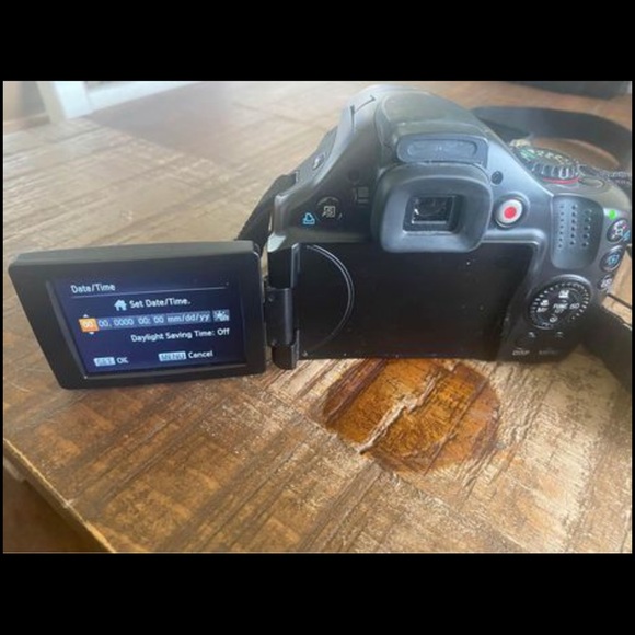 Canon PowerShot SX30 IS Camera - Picture 5 of 6